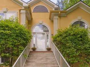 225 Chinkapin Cir SW, Atlanta, GA 30311