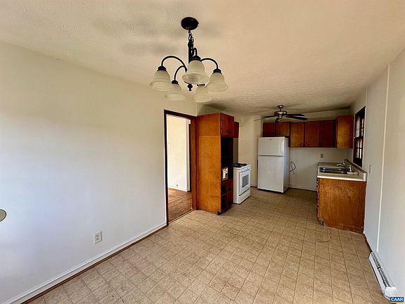 3rd image of 310 Carlton Rd