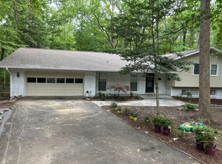 11621 Sourwood Ln, Reston, VA 20191
