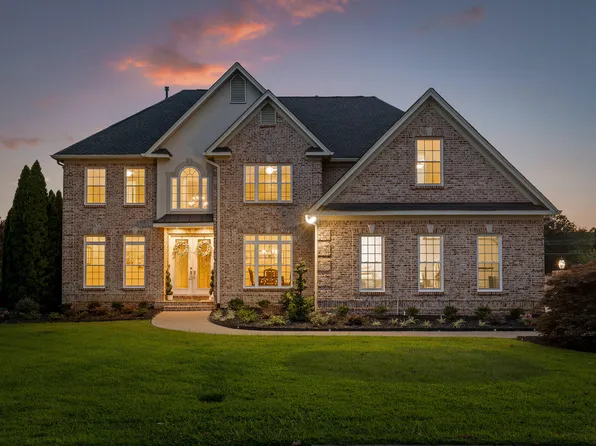 8322 Rambling Rose Dr, Ooltewah, TN 37363