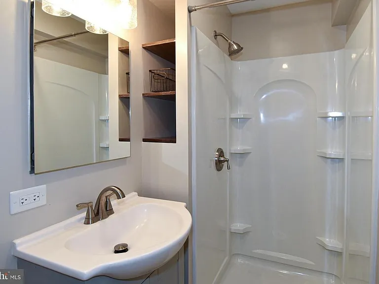 27 Marian Ct — Photo 24
