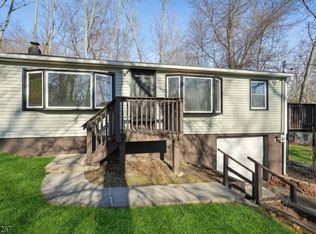 6 Pine Ridge Rd, Wantage, NJ 07461