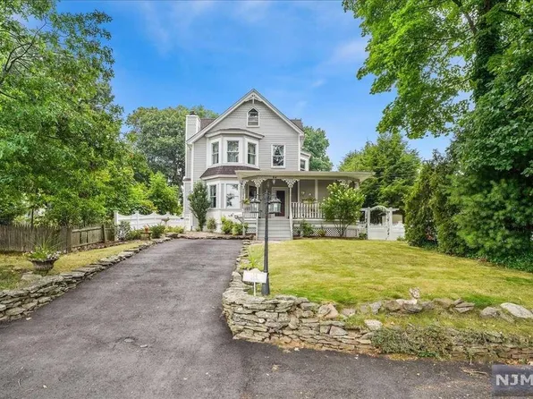 34 Habben Ave, Midland Park, NJ 07432