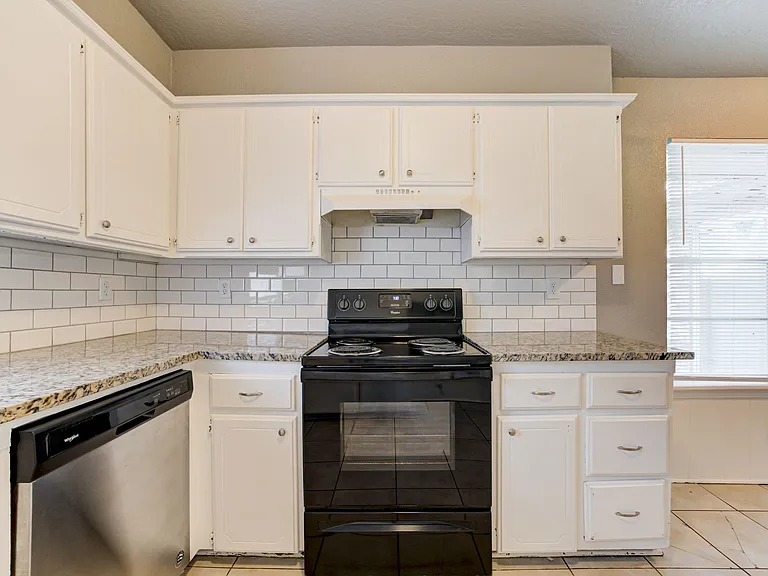 2287 Houston Ave — Photo 16