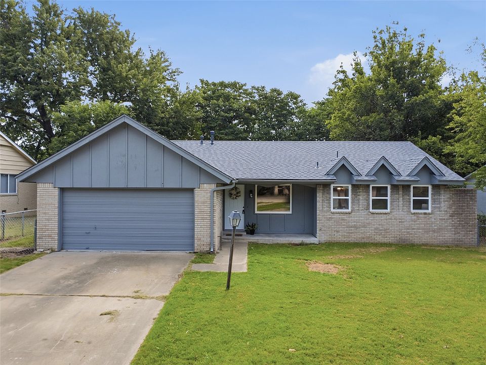 1st image of 305 S Fern Pl