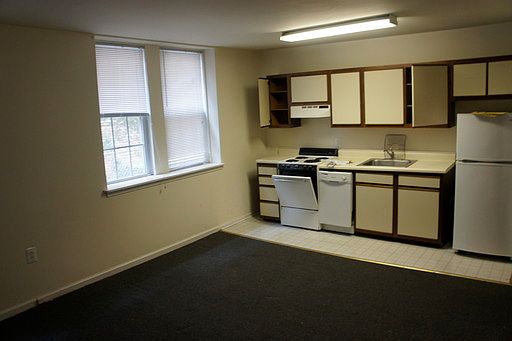 2nd image of 419 S 48th St APT 211