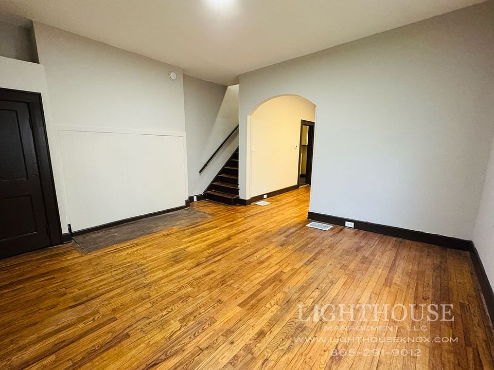 1st image of 2528 E 5th Ave NE