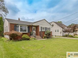 9 Haven Ter, Parlin, NJ 08859