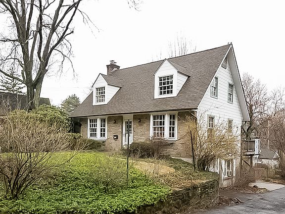 3rd image of 33 Devon Way