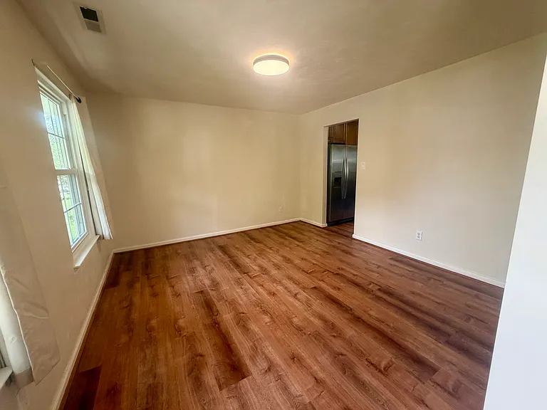 1400 Dalsbury Ln — Photo 6