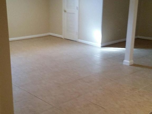 Living room area/Dining room area