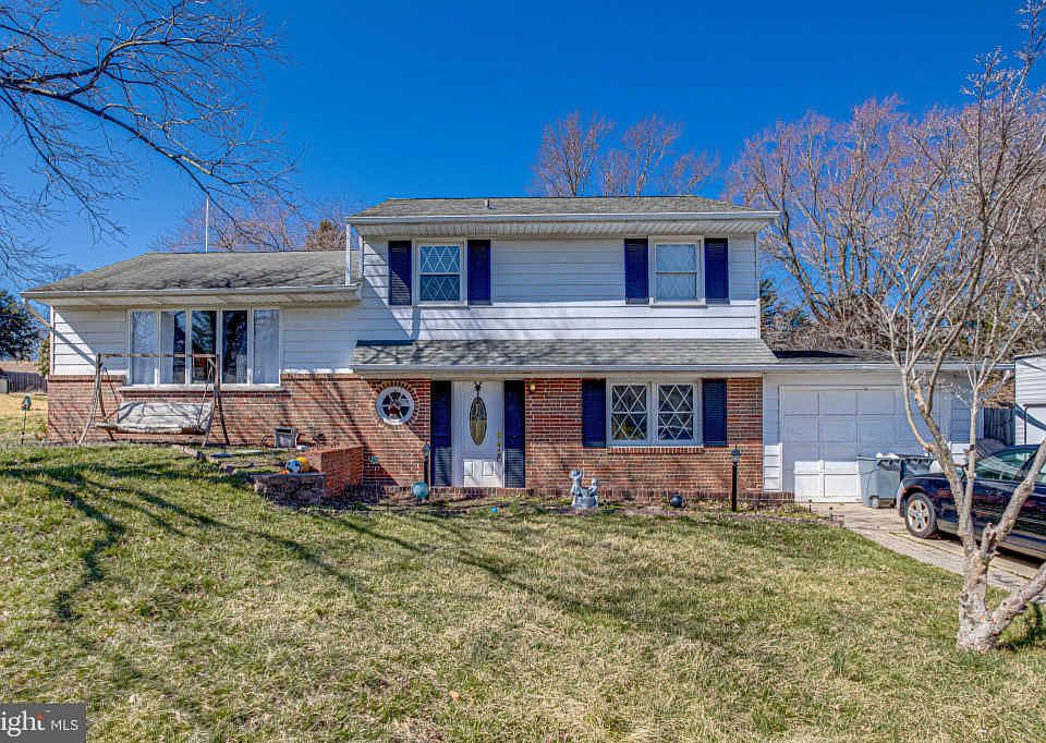 1st image of 113 Fairmont Dr