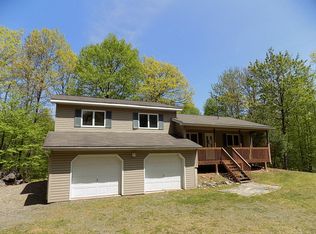 124 Overlook Dr, Milford, PA 18337