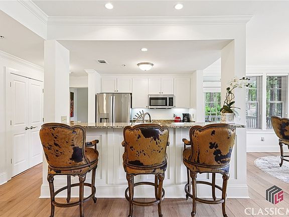 3rd image of 1010 Creekside #A