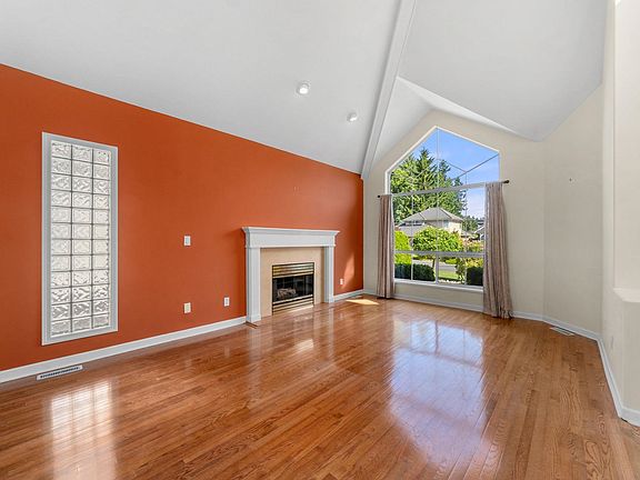 3rd image of 15046 Semiahmoo Pl