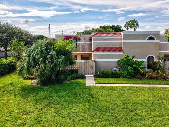 3930 VILLAGE Drive #C, Delray Beach, FL 33445