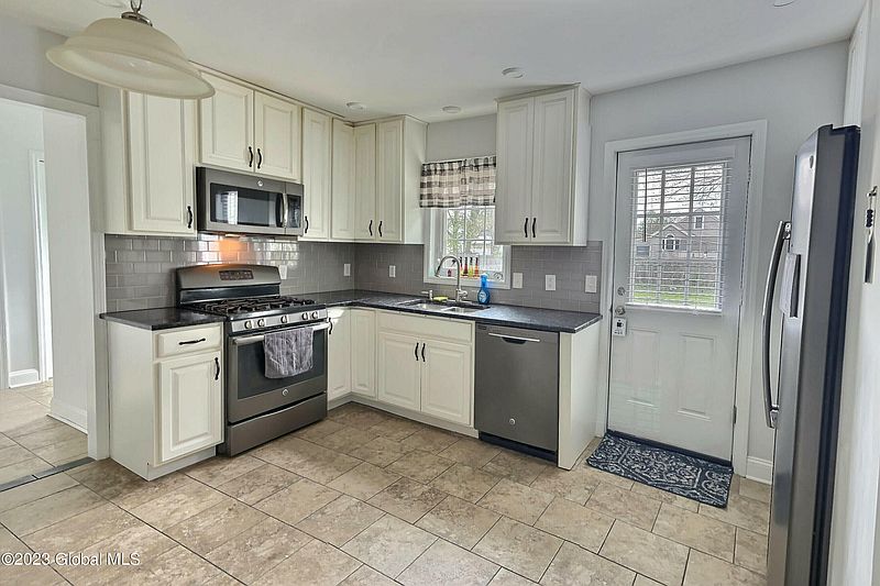 4th image of 2045 Careleon Road
