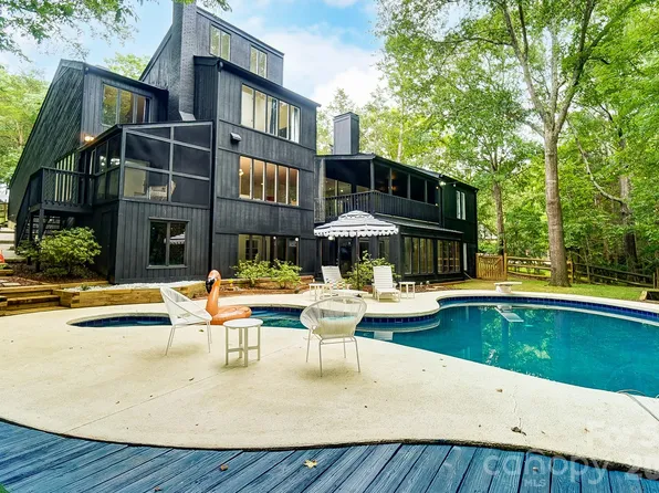 5254 Summer Gate Dr, Charlotte, NC 28226