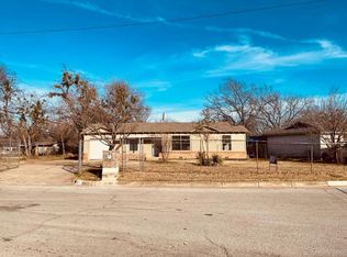 2121 S Hughes Ave, Fort Worth, TX 76105