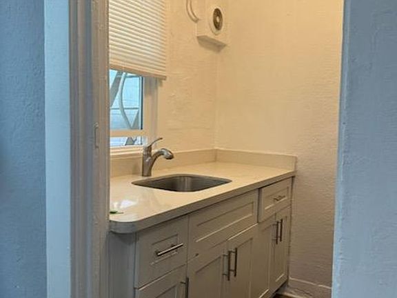 2nd image of 370 Ellis St APT 18