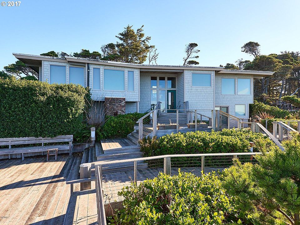 1st image of 15 Ocean Crest Ln