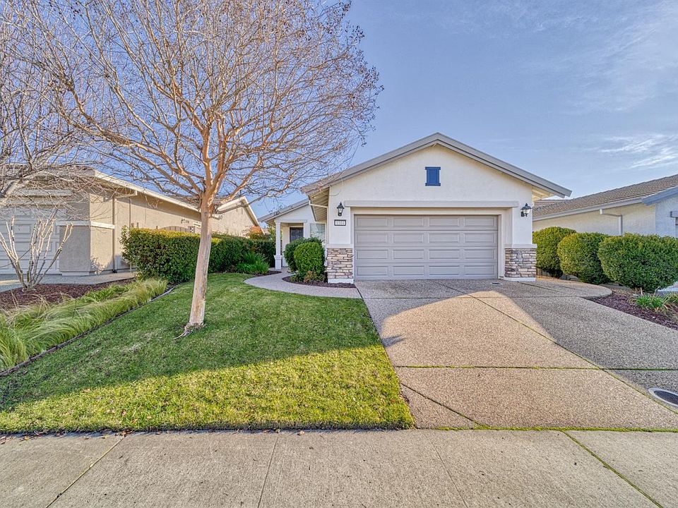 1st image of 1104 Tiger Lily Ln
