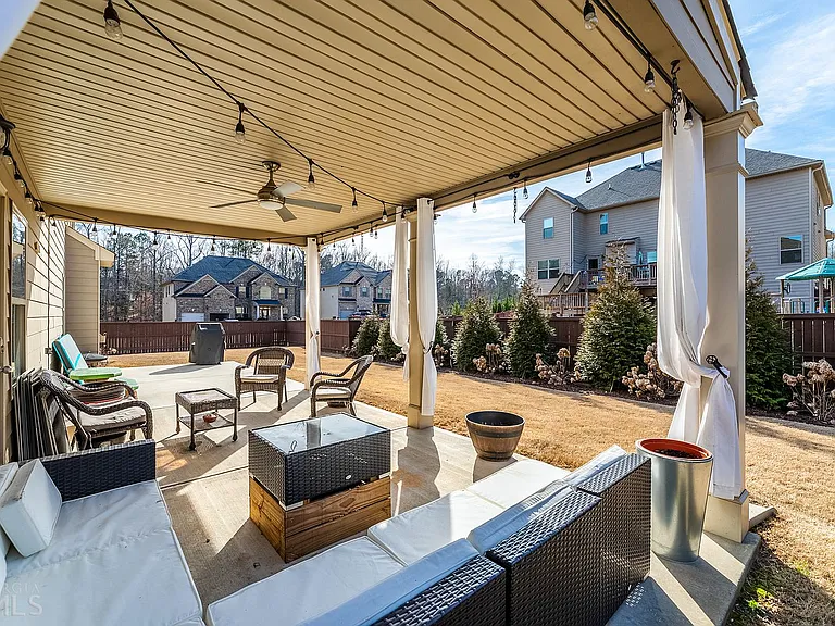 4410 Mossbrook Cir — Photo 34