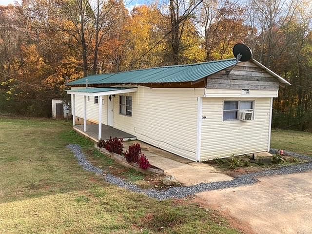 1st image of 2490 Meadows Park Ln