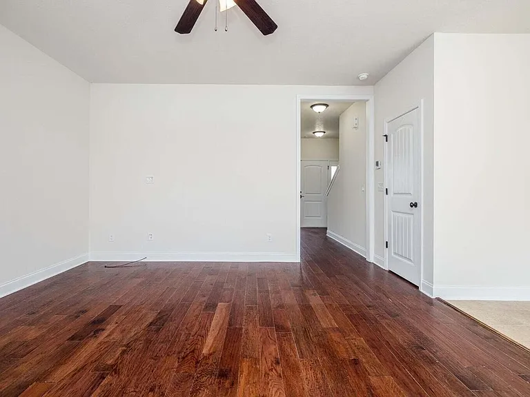 512 Cranberry Cir — Photo 8