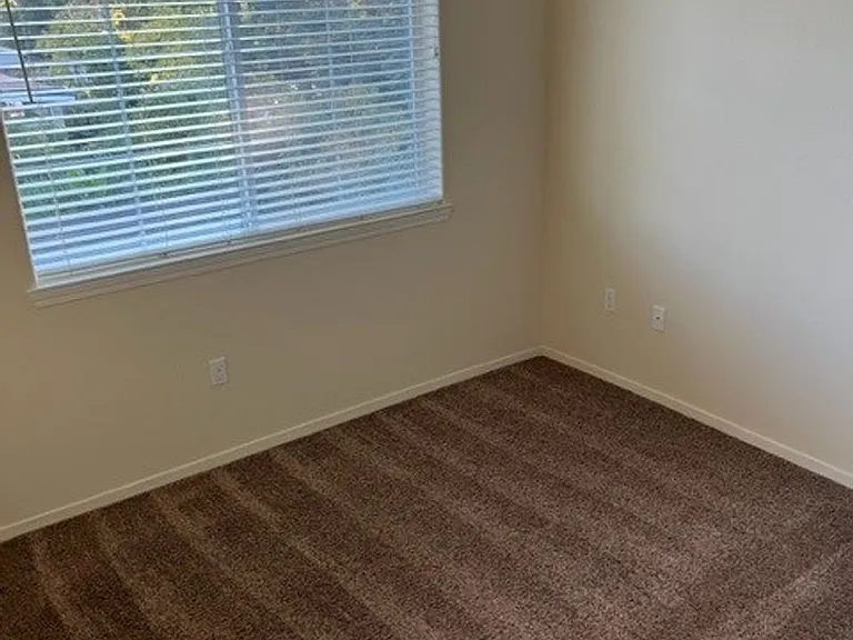 Luxe Ripon Apartments — Photo 41