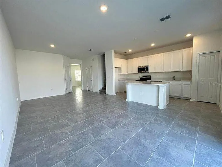3295 Laurent Loop — Photo 6