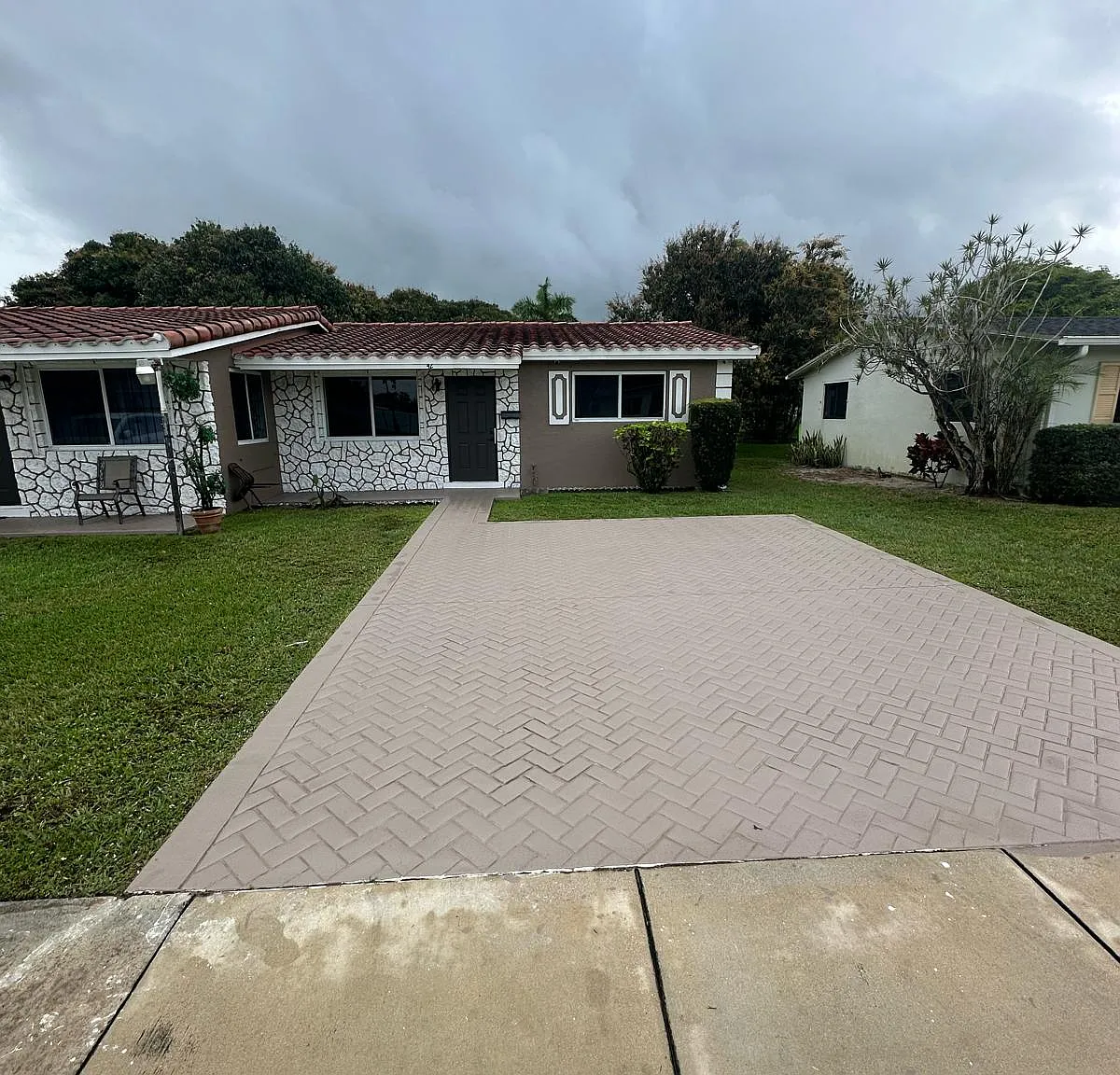 2 bed, 900 sqft, $2,300 — Photo 2