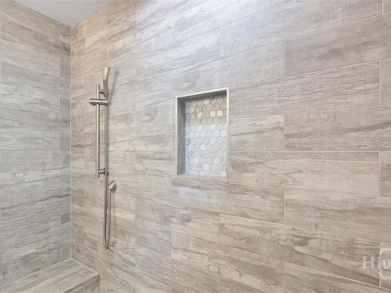 45 Grove Park Dr — Photo 36