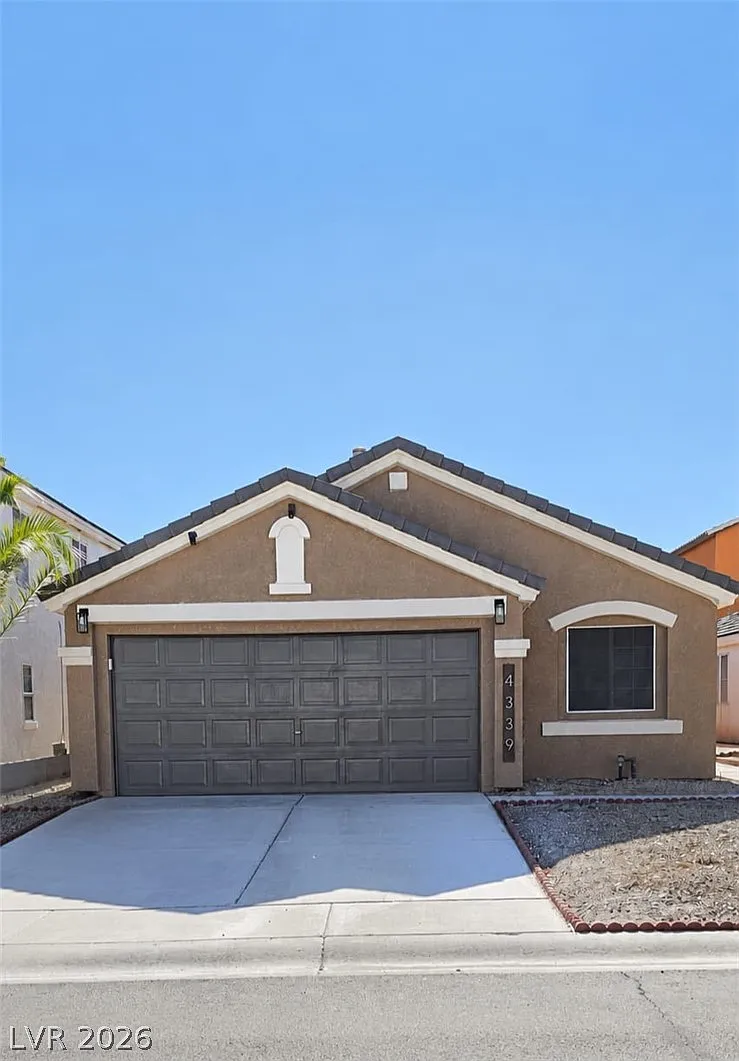 3 bed, 2.0 bath, 1254 sqft, $2,500 — Photo 1