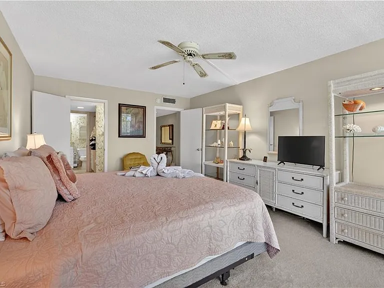 5 Bluebill Ave #201 — Photo 23