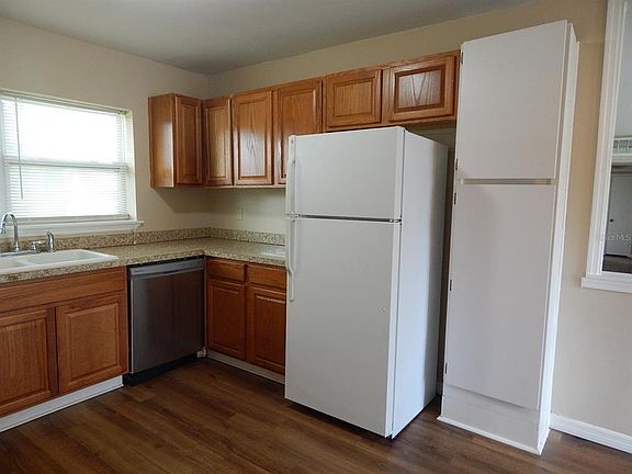 4th image of 302 N Mills Ave