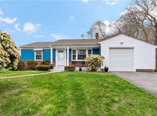 25 Ferncrest Dr E, Riverside, RI 02915