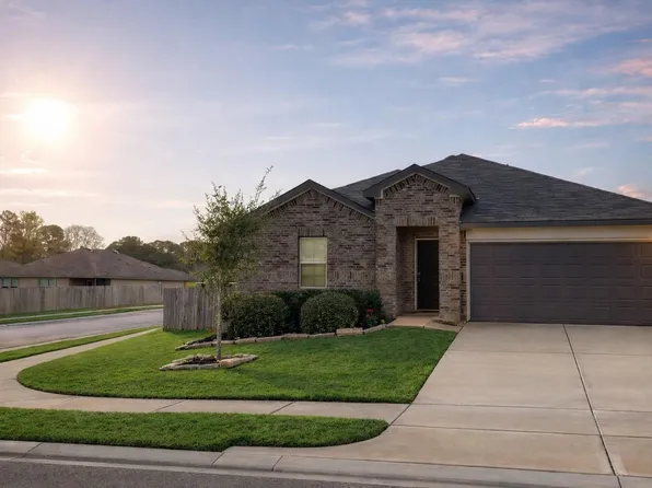 128 Barton Creek Dr, Huntsville, TX 77340