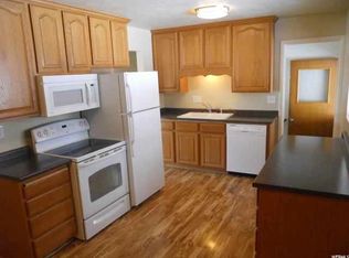 9902 S Poppy Ln, Sandy, UT 84094