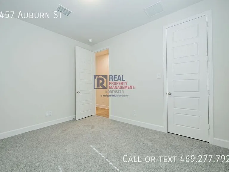 2457 Auburn St — Photo 27