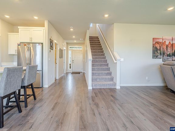 4th image of 235 Walnut St