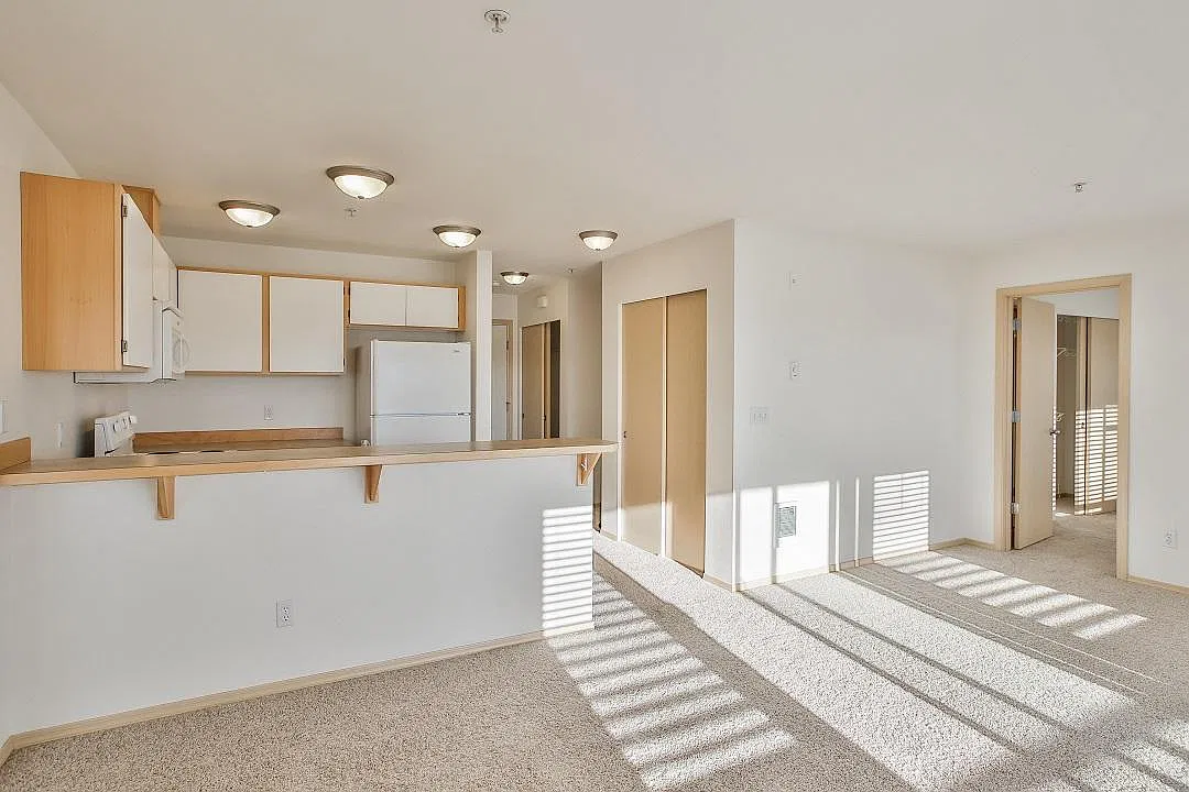2 bed, 998 sqft, $2,250 — Photo 2