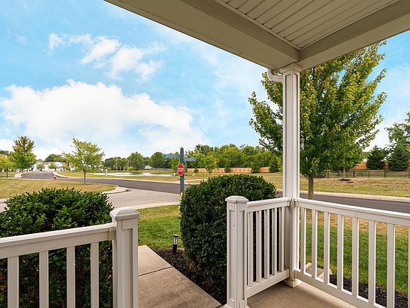 4th image of 3819 Greenwich Ln