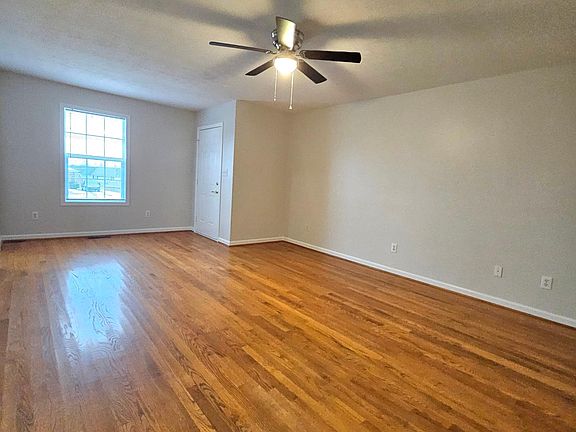 3rd image of 114 Frye Ct