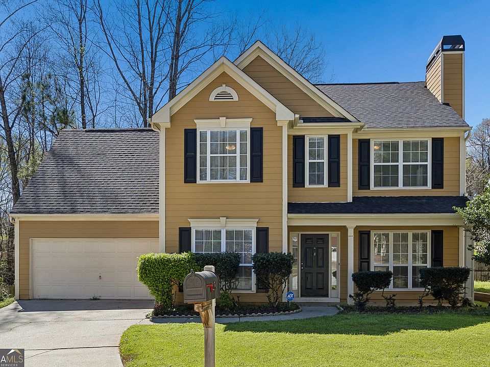 1st image of 390 Manor Glen Dr