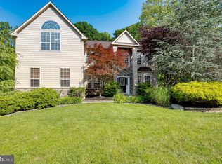 105 Hickory Ct, Mullica Hill, NJ 08062