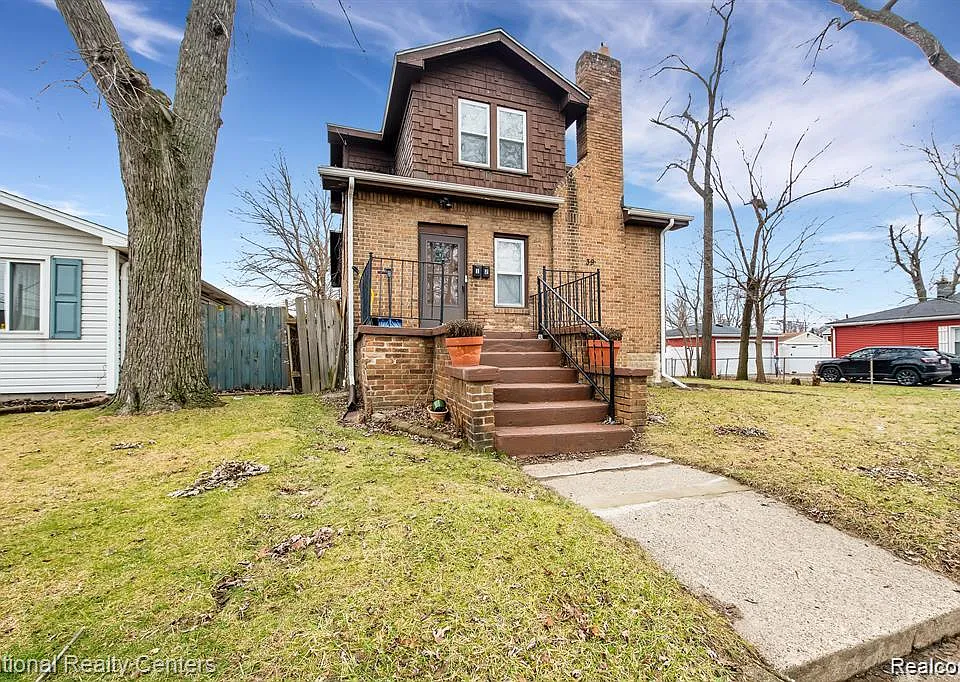 39 E Brockton Ave