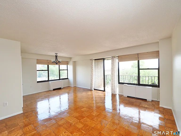 44 Strawberry Hill Ave #7B — Photo 4