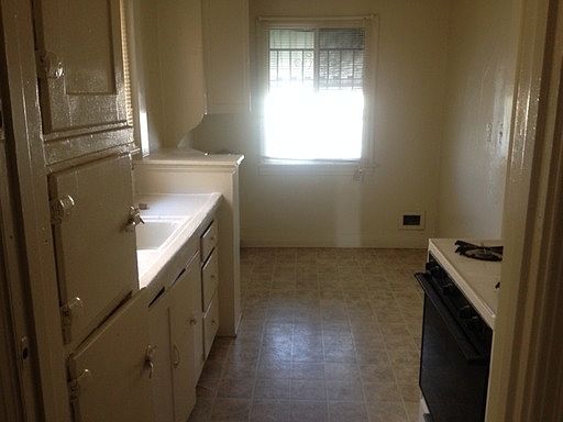 3rd image of 2114 W Gage Ave