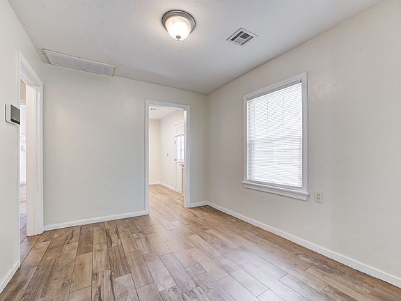 4th image of 407 E 7th St